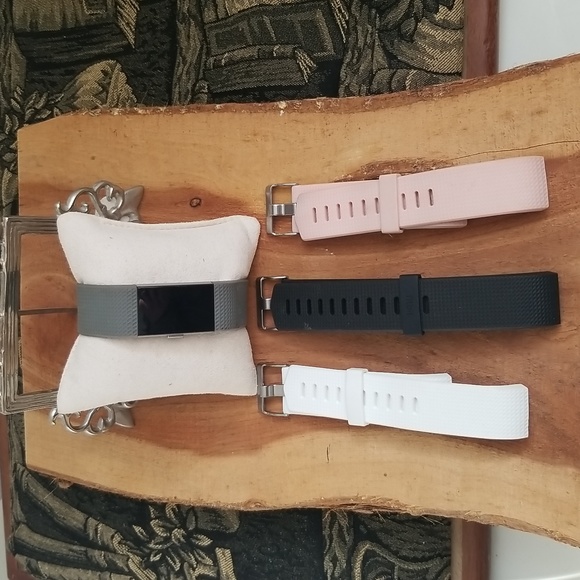 Fitbit Charge 2 Bundle With 7 Interchangeable Bands and USB Charger. - Picture 13 of 16